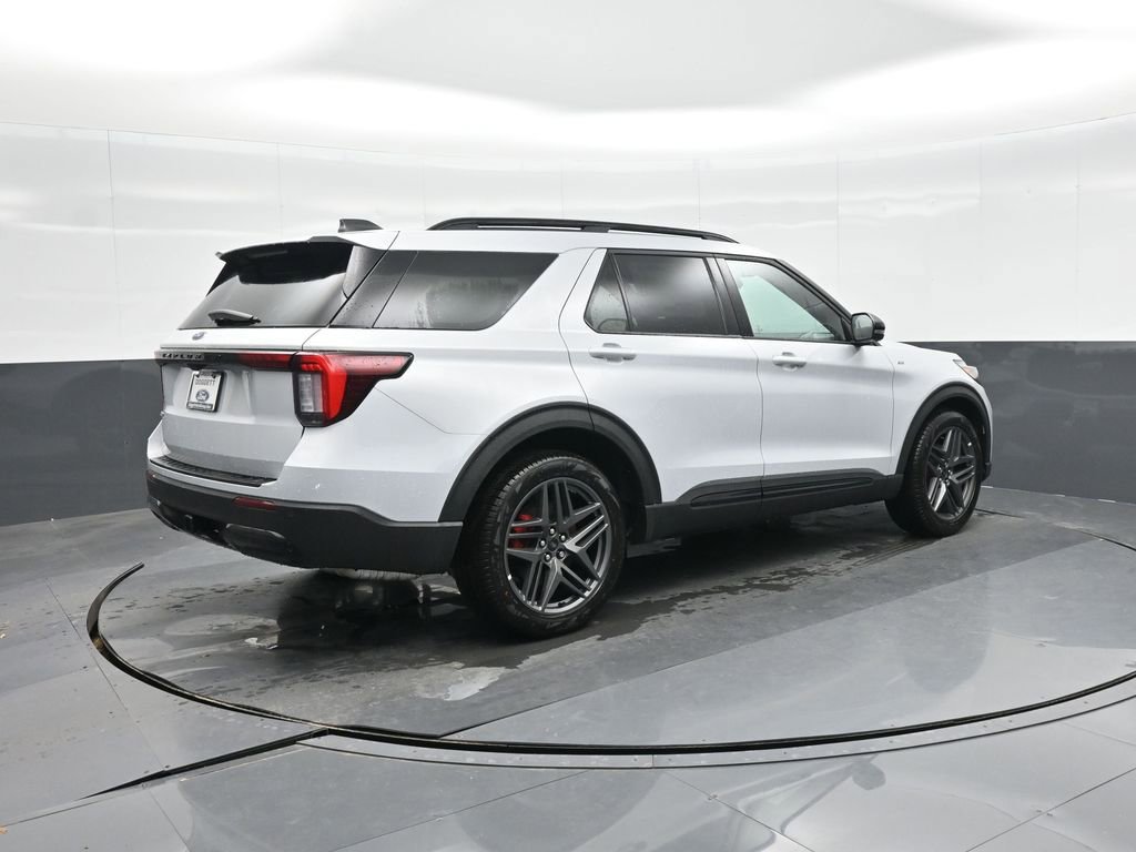 New 2026 Ford Explorer ST-Line w/ ST-Line Street Pack RWD image 9