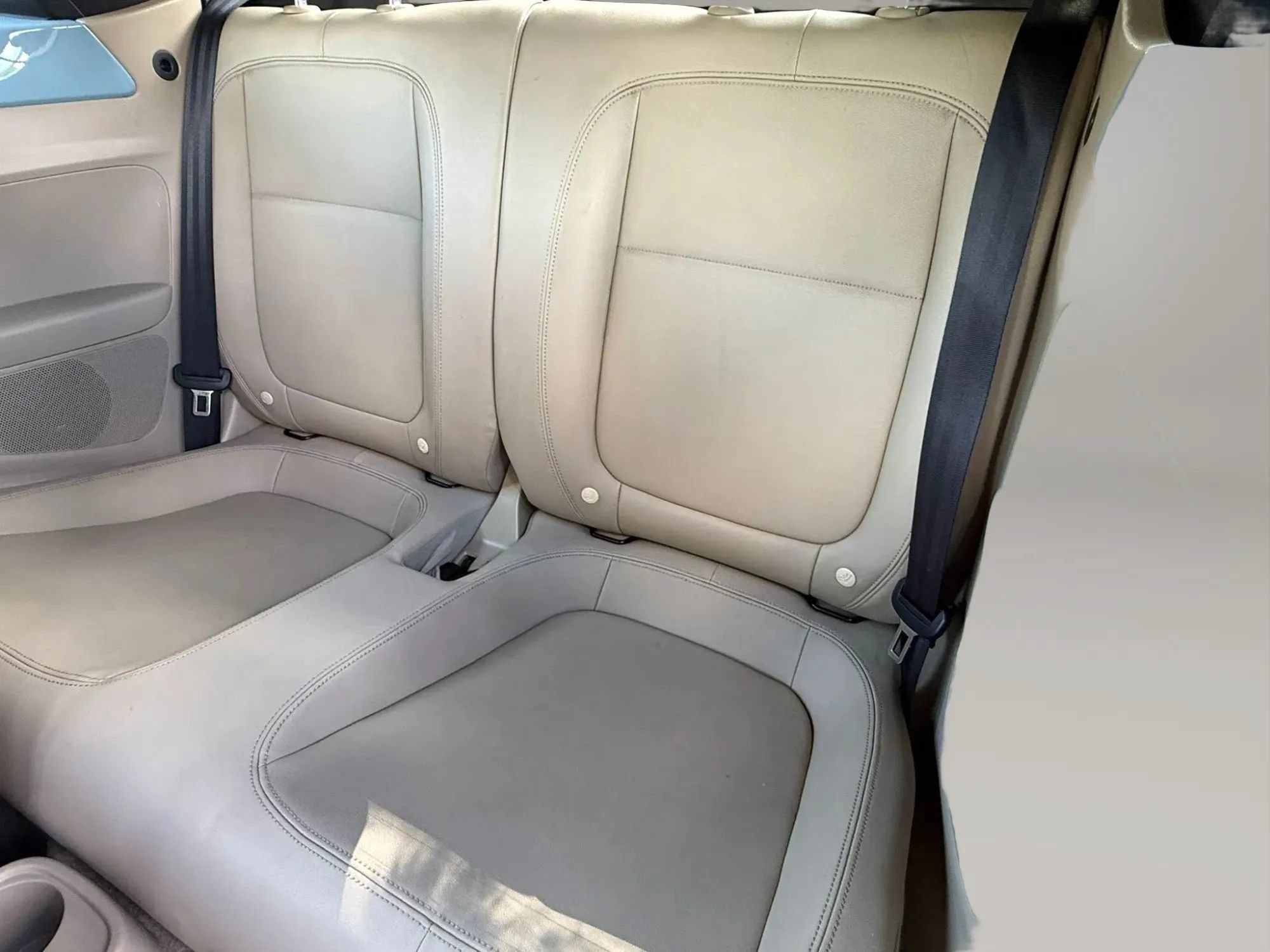 Used 2013 Volkswagen Beetle TDI FWD image 23