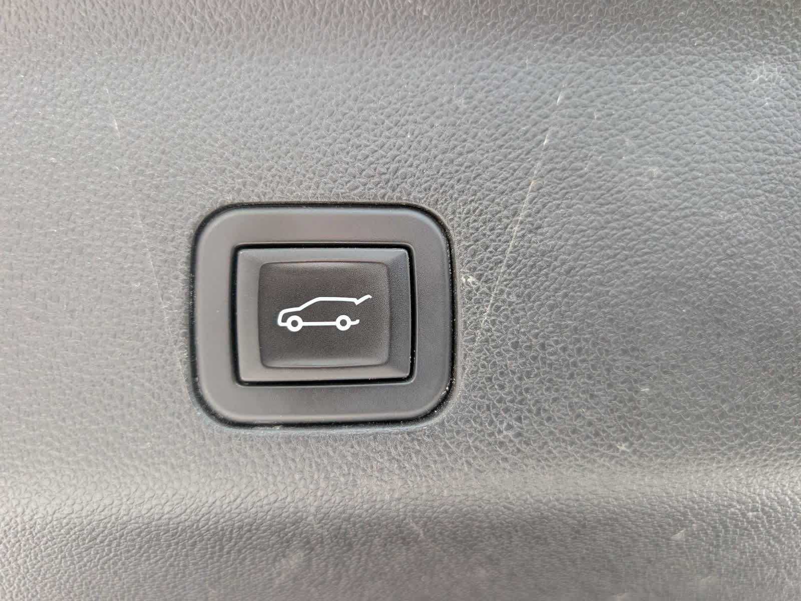 Certified 2024 GMC Yukon XL Denali AWD/4WD image 14