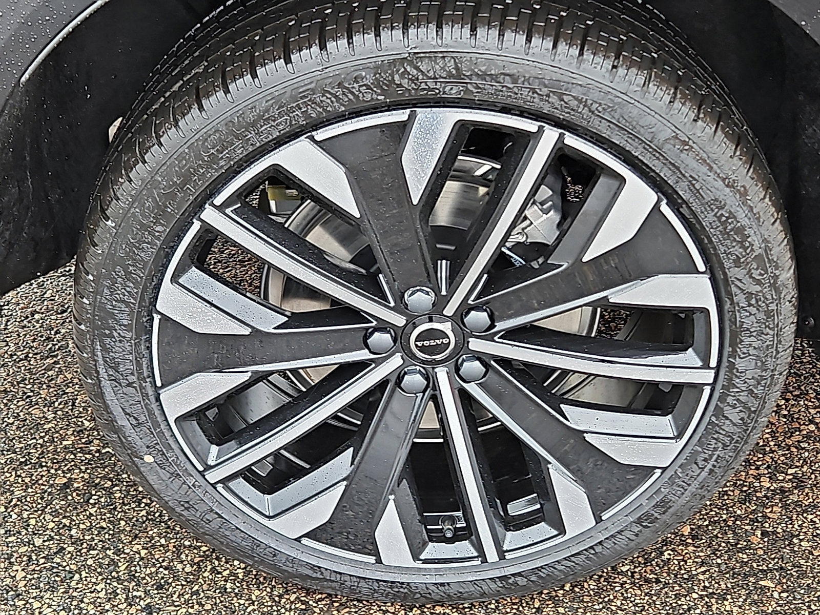 New 2026 Volvo XC60 T8 Ultra w/ Protection Package Premier AWD/4WD image 7