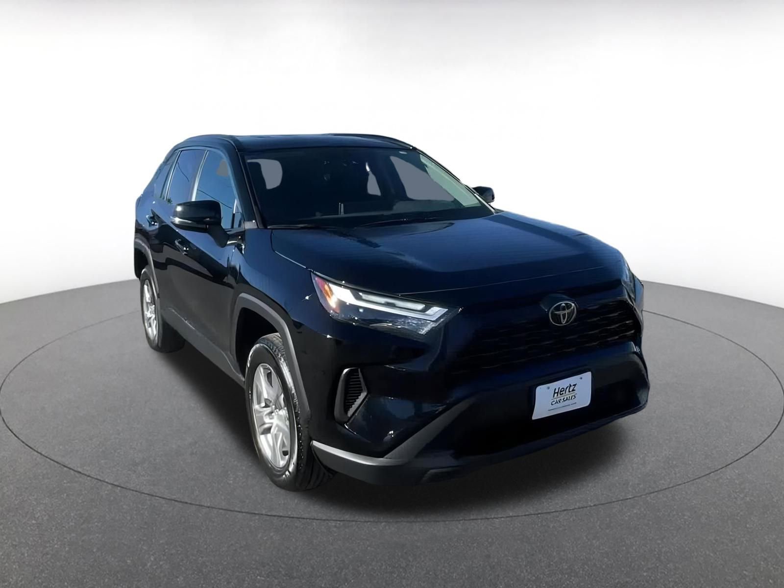 Used 2025 Toyota RAV4 XLE image 3