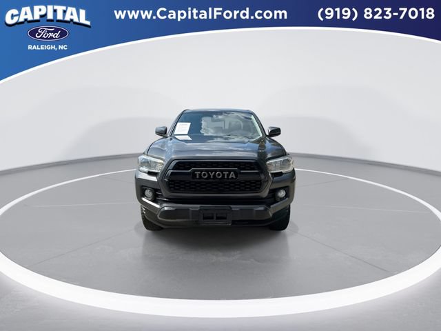 Used 2016 Toyota Tacoma SR5 w/ SR5 Appearance Package (SN) AWD/4WD image 3