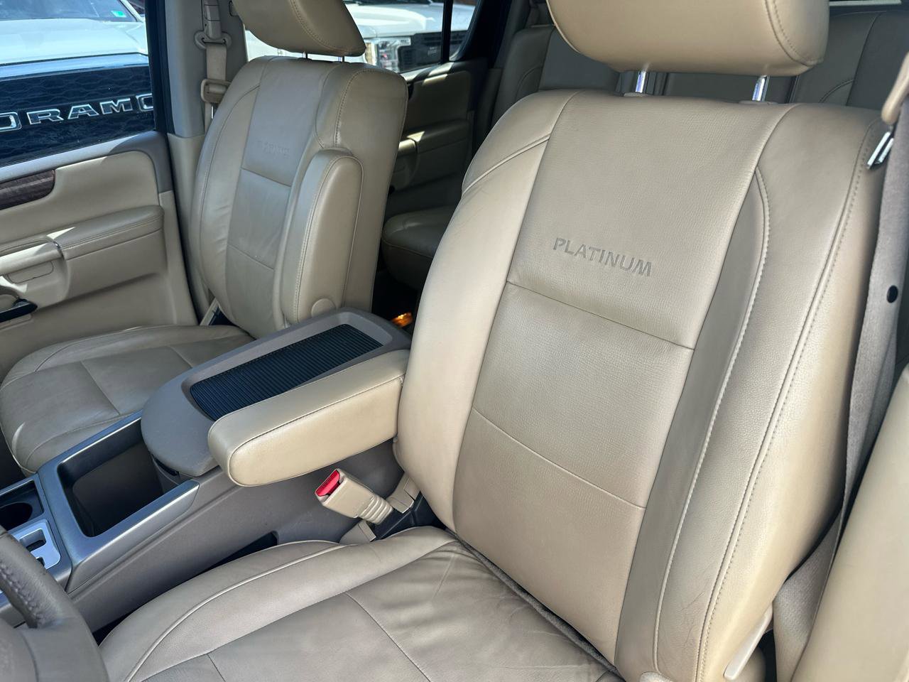 Used 2011 Nissan Armada Platinum image 14