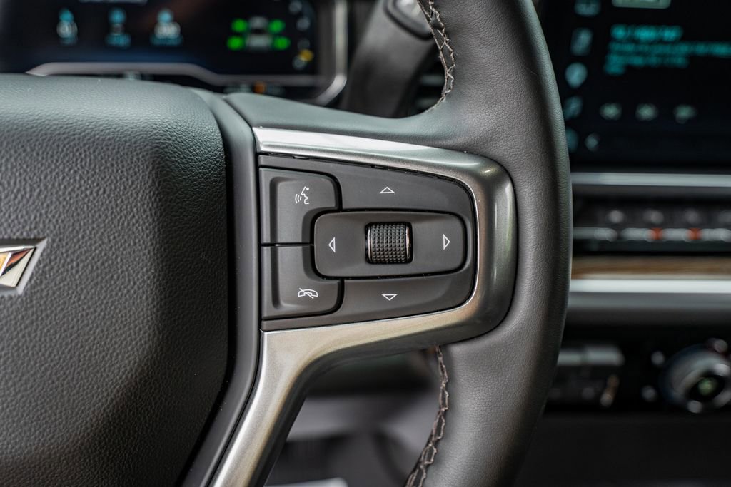 Used 2025 Chevrolet Silverado 1500 LT AWD/4WD image 24