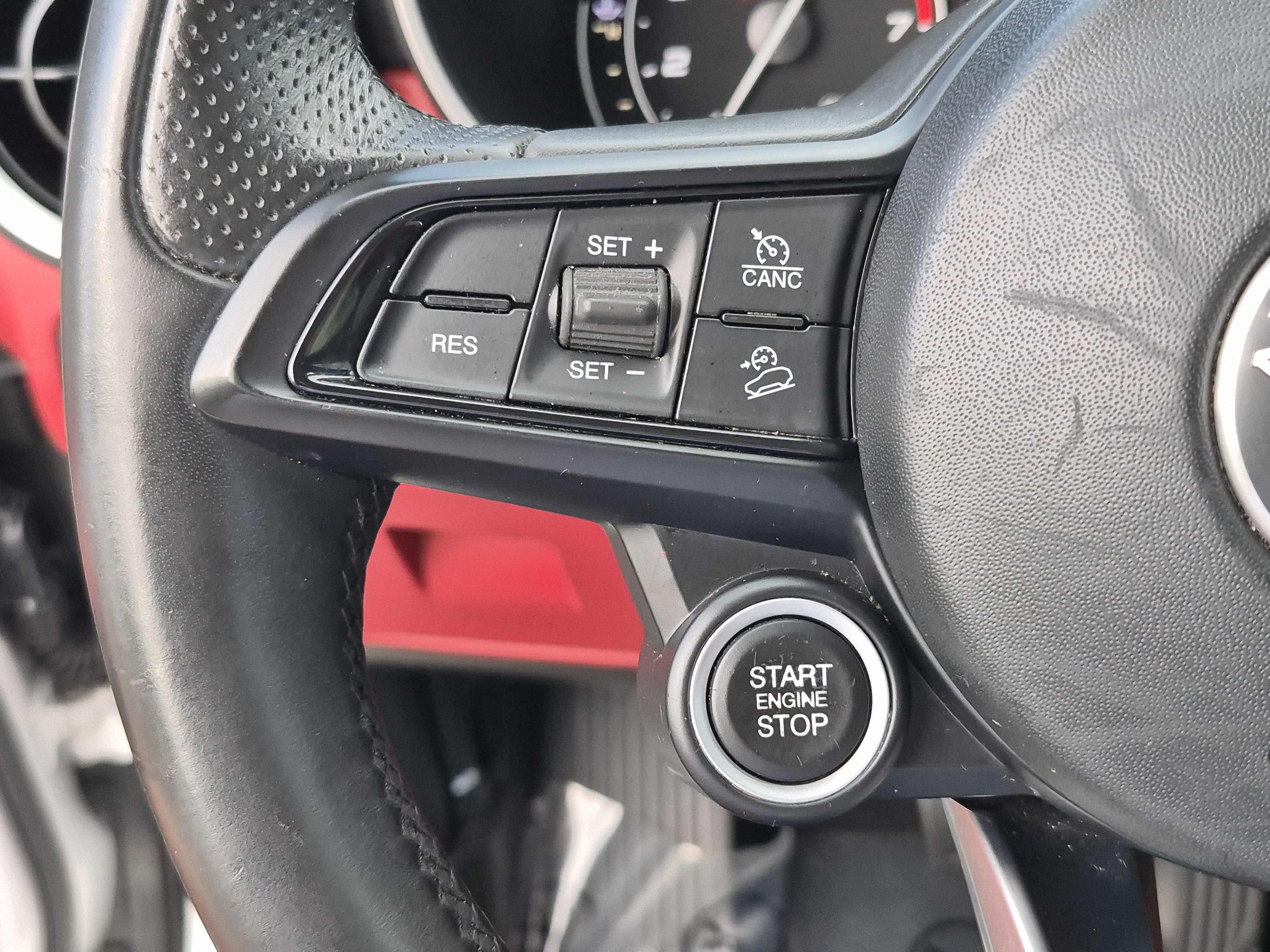 Used 2020 Alfa Romeo Stelvio Ti w/ Nero Edizione AWD/4WD image 31