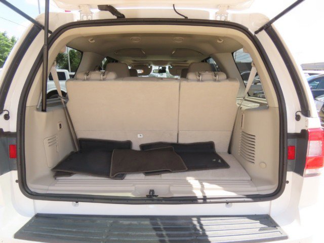 Used 2016 Lincoln Navigator Select RWD image 12
