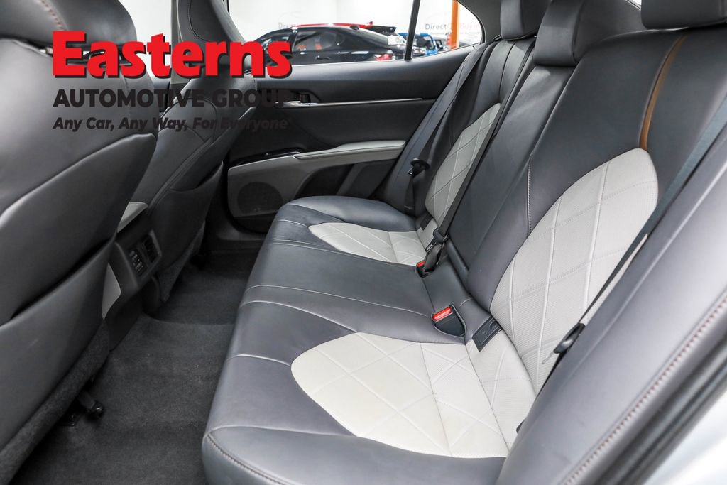 Used 2019 Toyota Camry XLE image 19