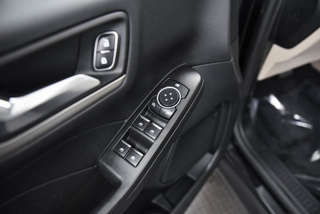 Used 2021 Ford Escape SE image 10