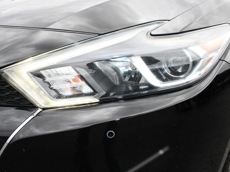 Used 2017 Nissan Maxima Platinum w/ Medallion Package image 12