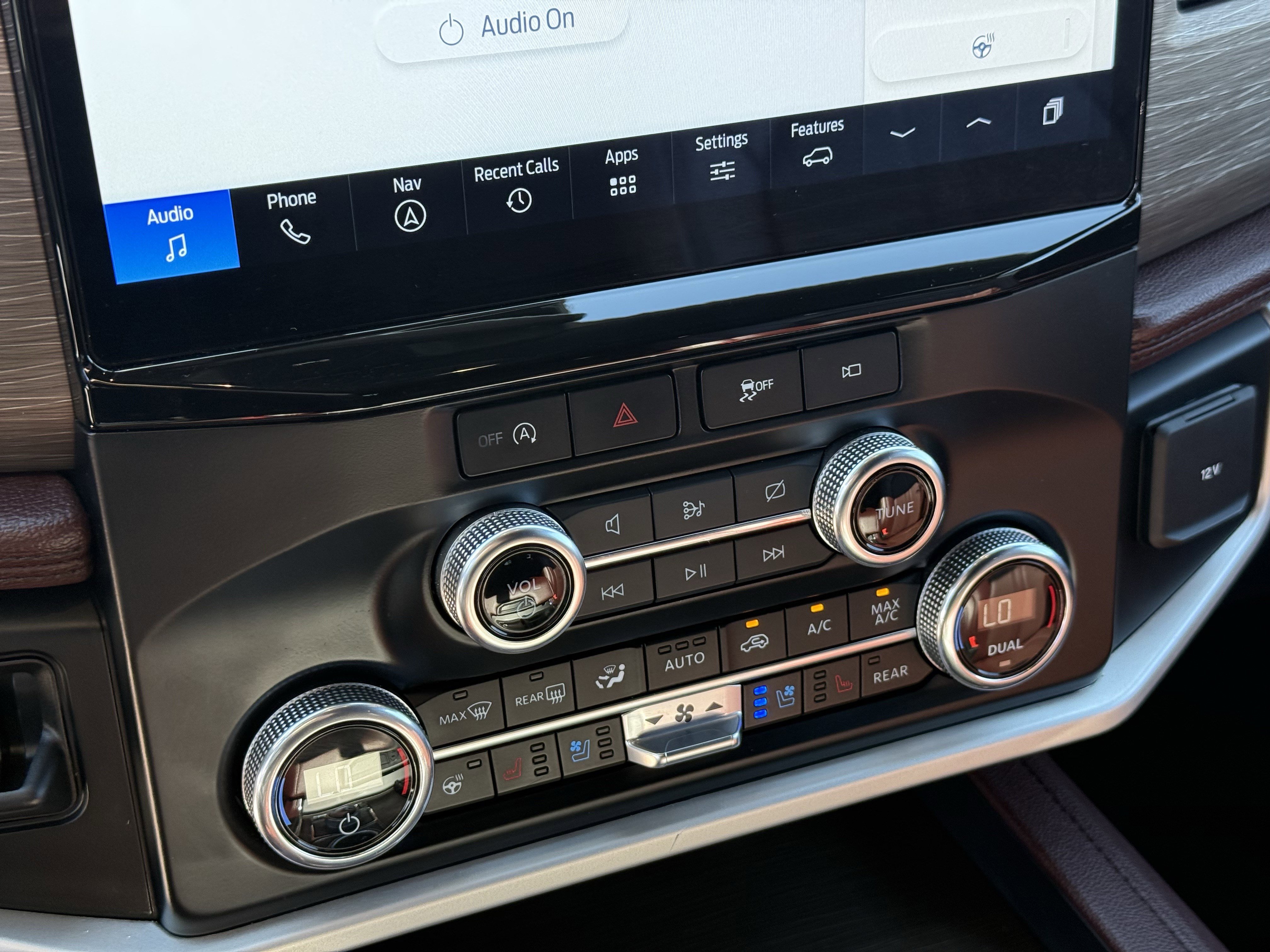 Used 2024 Ford Expedition Limited image 22