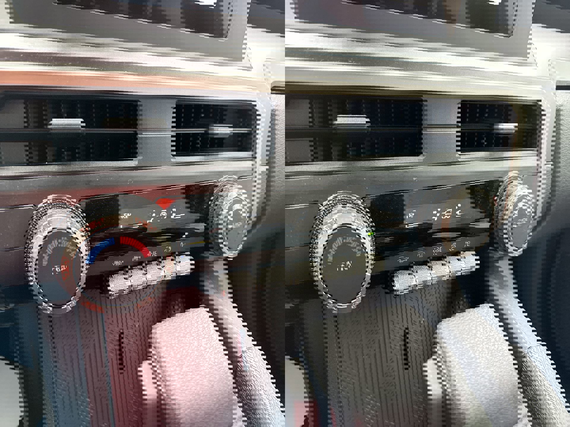 Certified 2025 Toyota 4Runner SR5 image 17