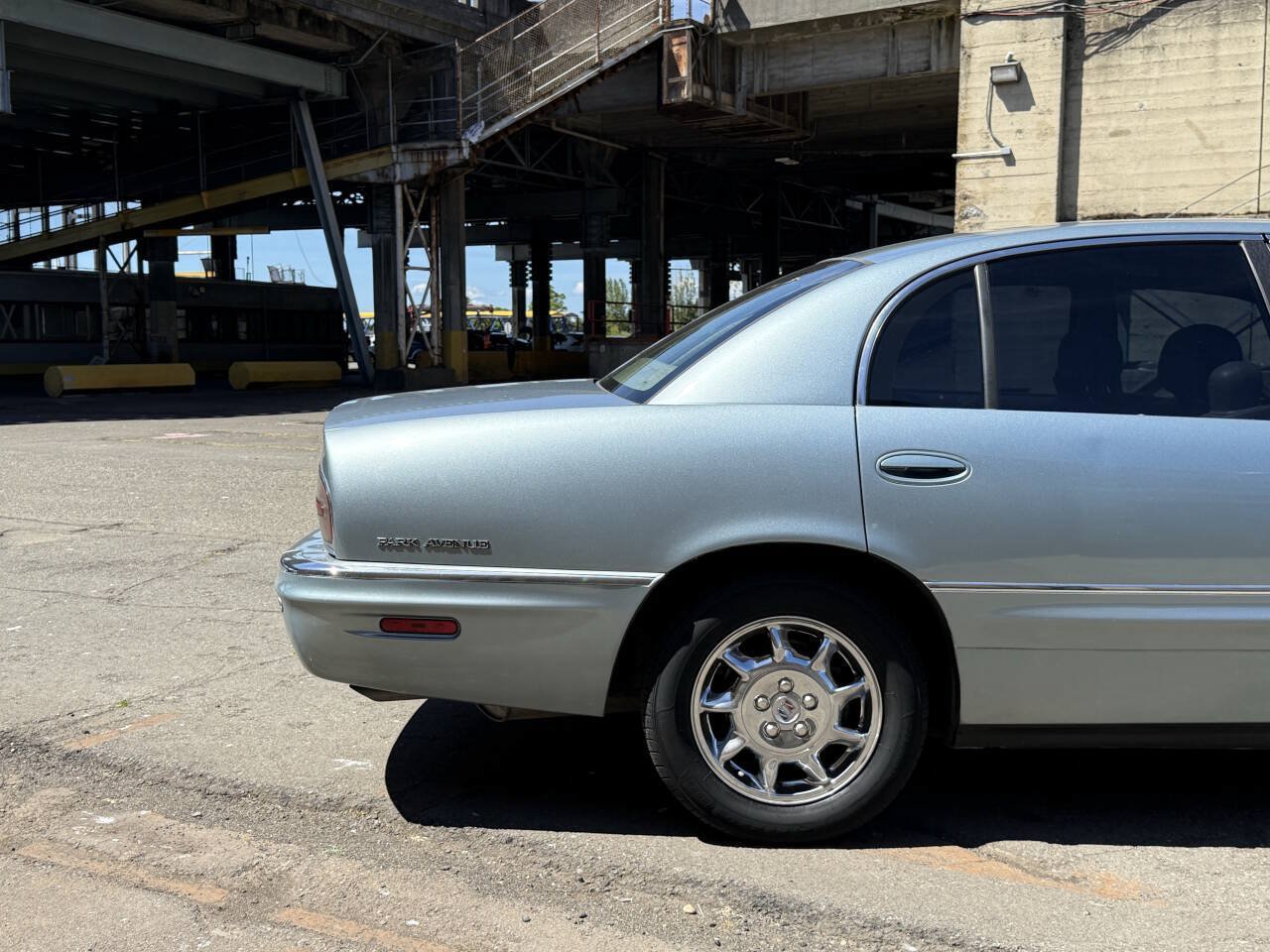 Used 2004 Buick Park Avenue w/ Prestige Feature Package FWD image 20