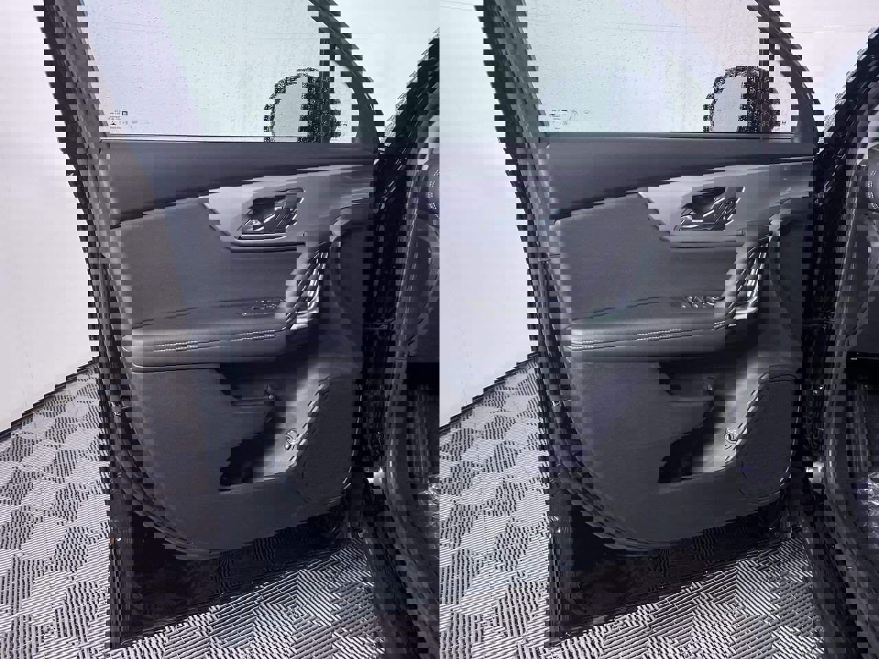 Certified 2023 Chevrolet Blazer LT w/ Convenience Package image 11