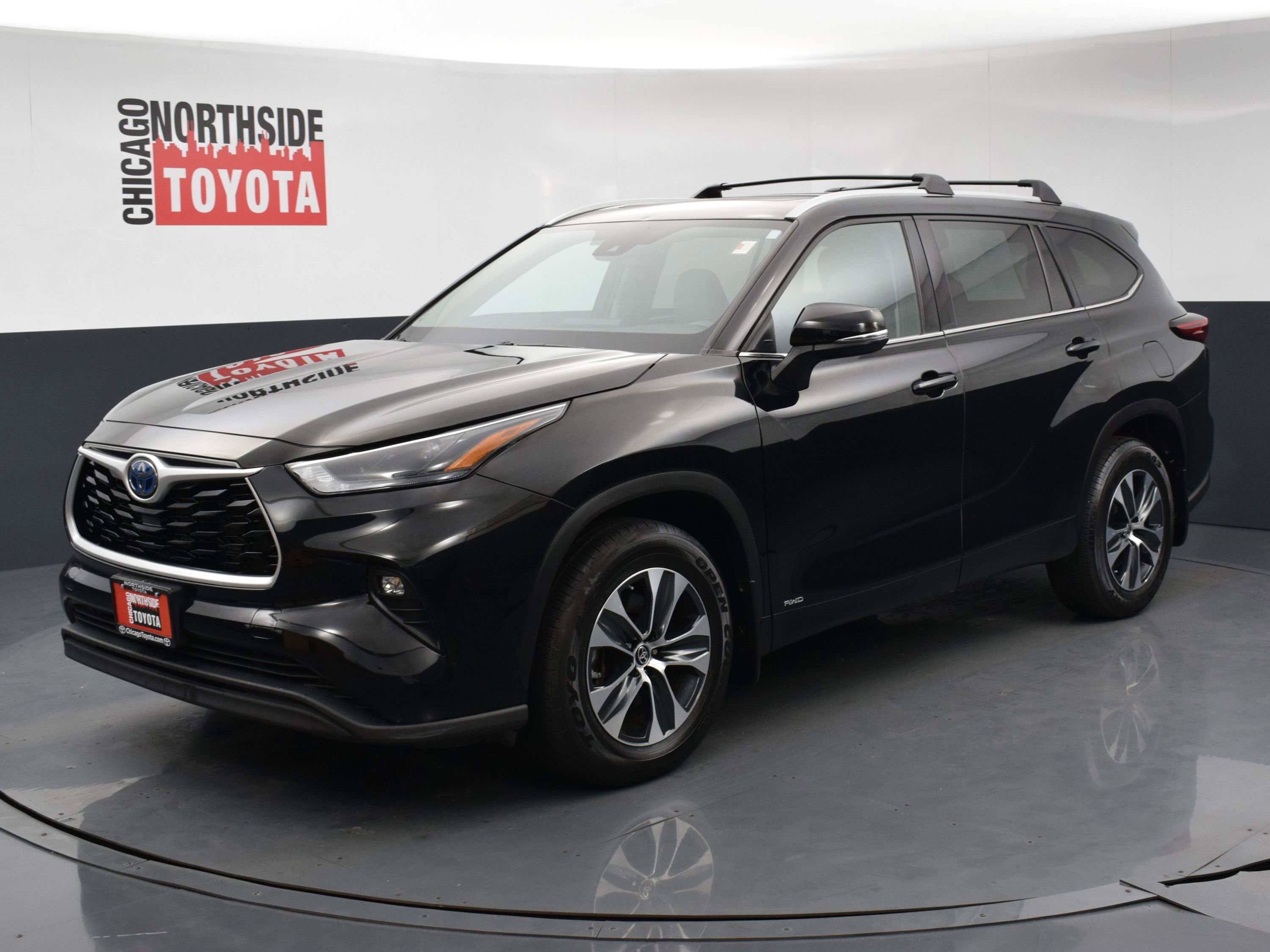 Used 2022 Toyota Highlander XLE AWD/4WD image 8