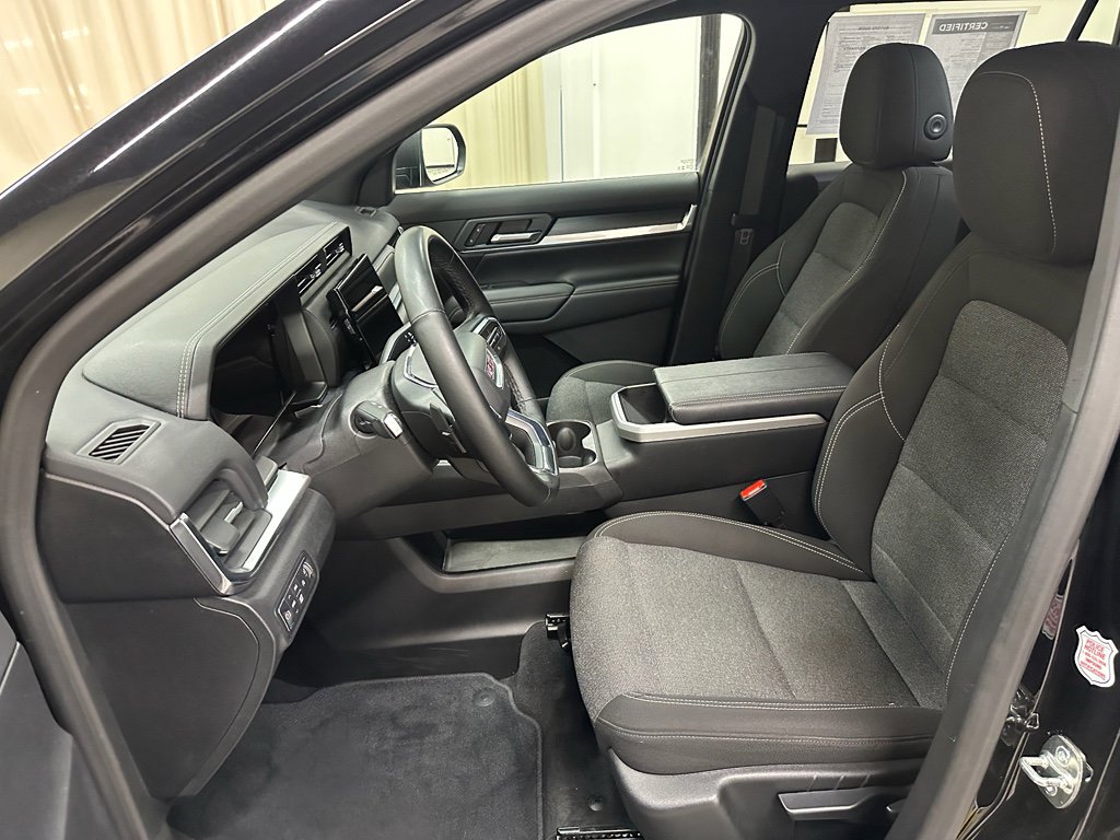 Used 2025 GMC Terrain Elevation image 27