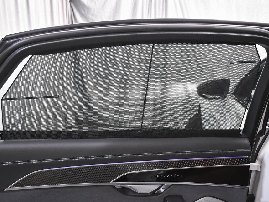 Used 2022 Audi S8 w/ S8 Comfort Plus Package AWD/4WD image 15