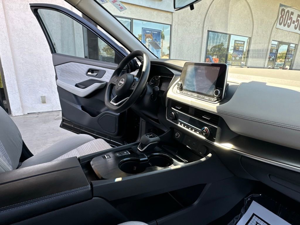 Used 2023 Nissan Rogue SV FWD image 20