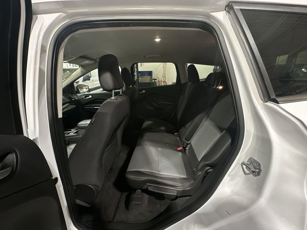 Used 2019 Ford Escape SE image 23