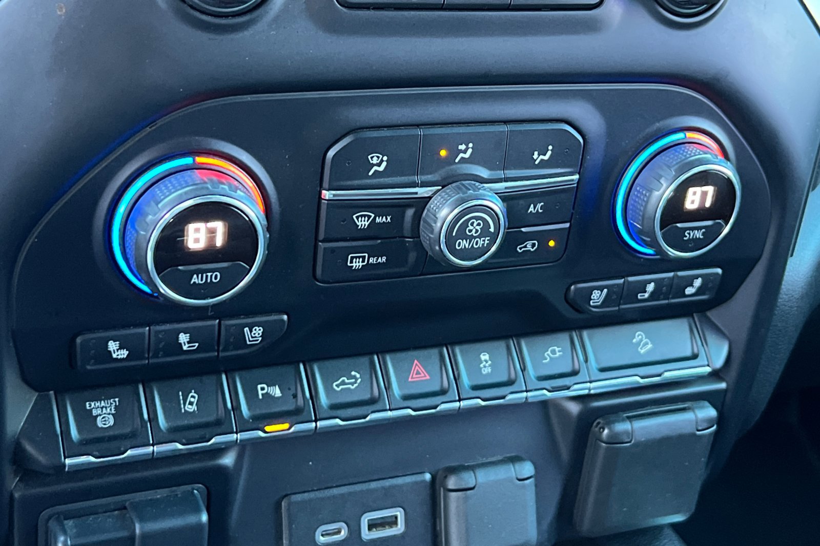 Used 2021 Chevrolet Silverado 3500 High Country w/ Z71 Off-Road Package image 20