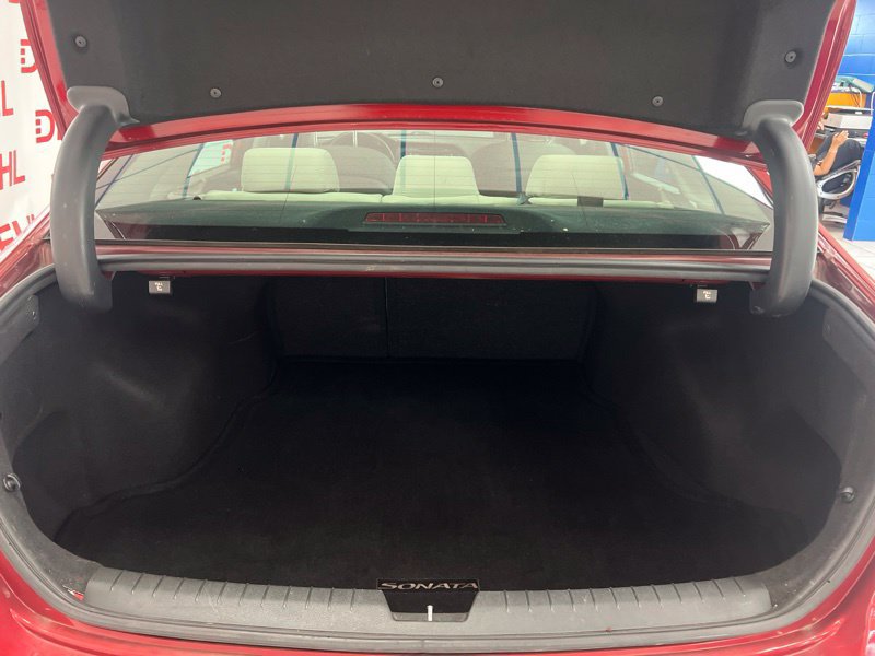 Used 2015 Hyundai Sonata SE w/ Option Group 09 FWD image 8