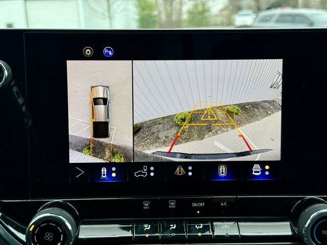 Used 2024 Chevrolet Colorado Trail Boss w/ Technology Package image 21