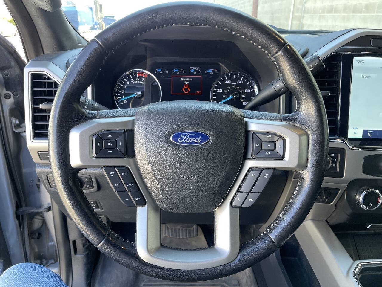 Used 2022 Ford F350 Lariat w/ Tremor Off-Road Package AWD/4WD image 13