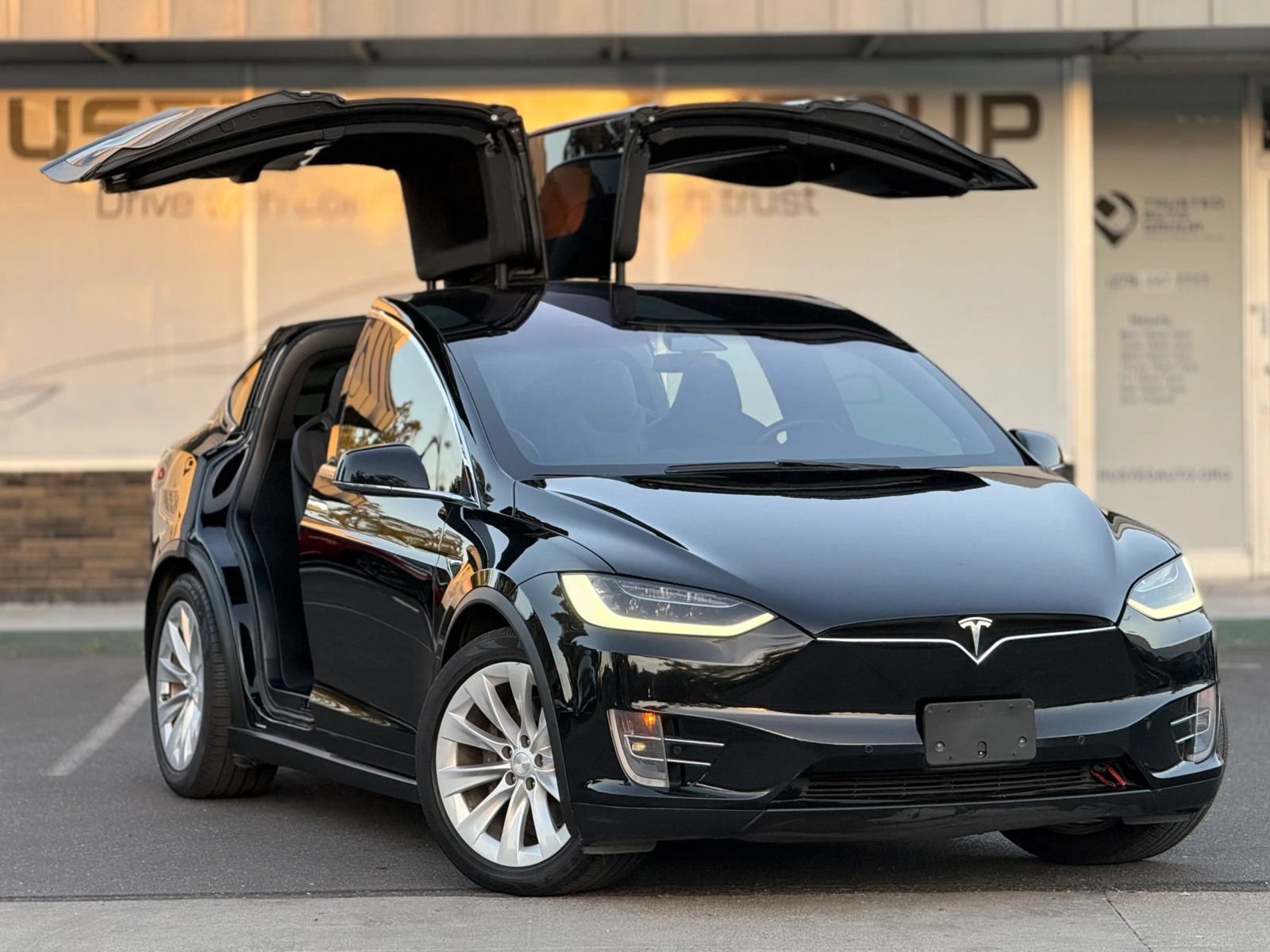 Used 2017 Tesla Model X 100D AWD/4WD image 3