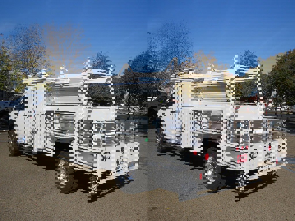 New 2023 RAM 4500 Tradesman w/ Chrome Appearance Group image 2