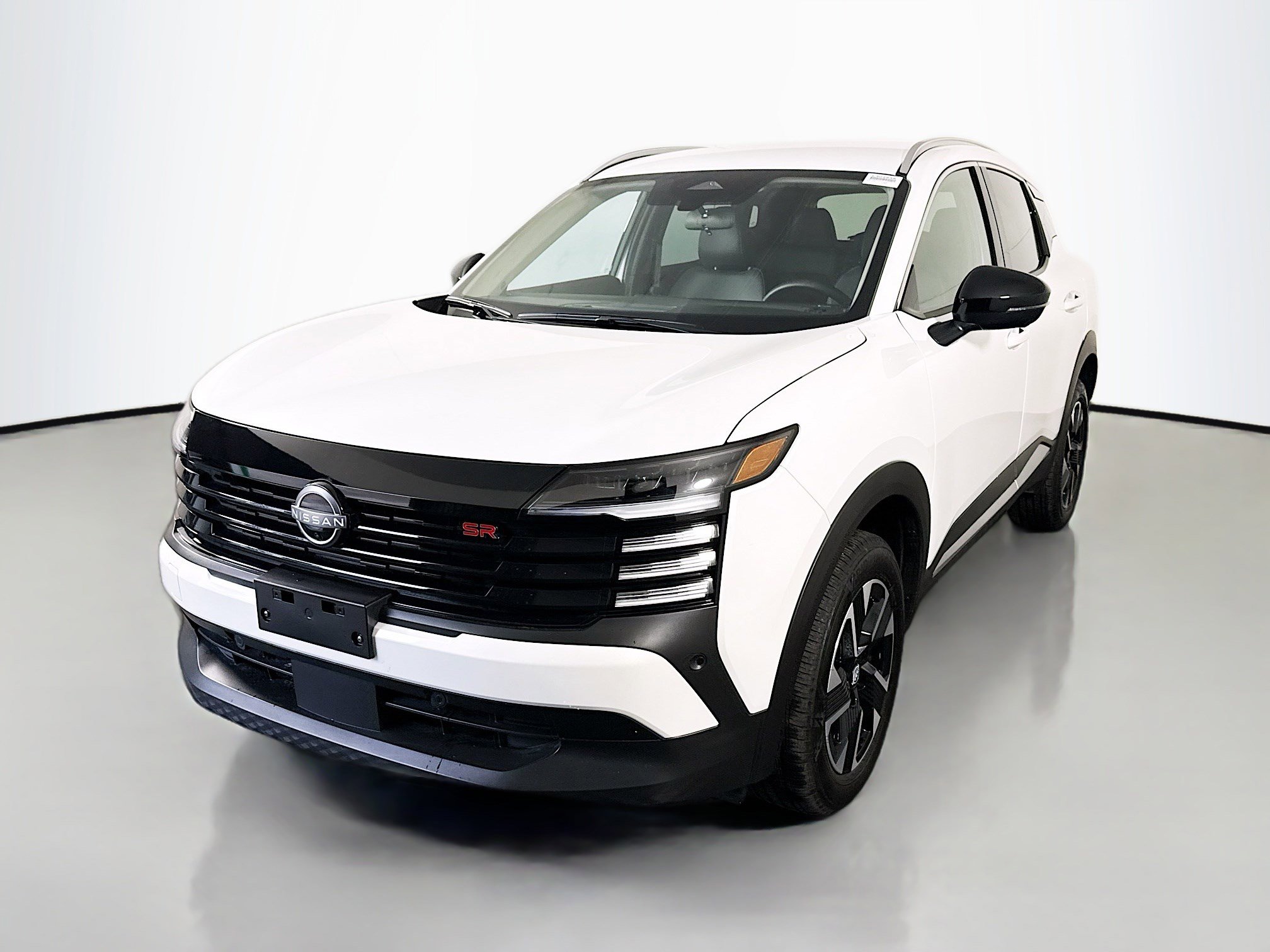 Used 2026 Nissan Kicks SR image 4