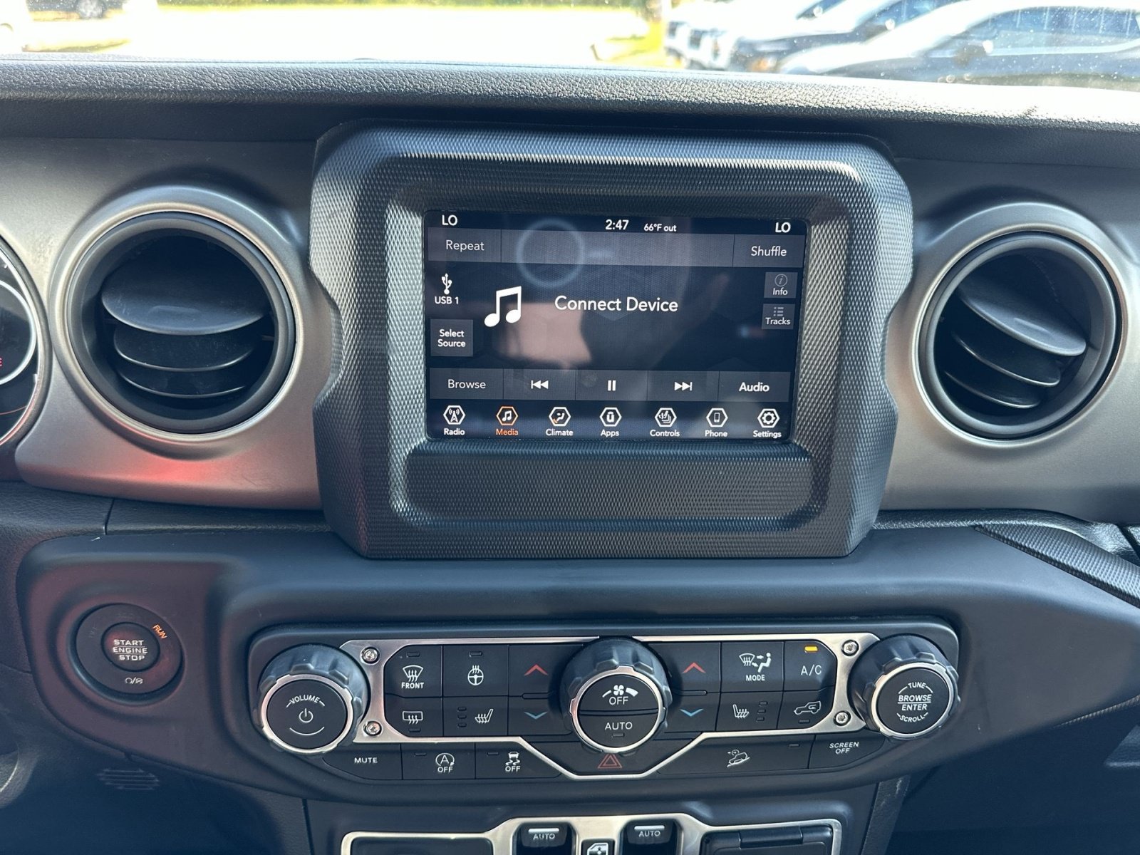 Used 2018 Jeep Wrangler Unlimited Sport S AWD/4WD image 18