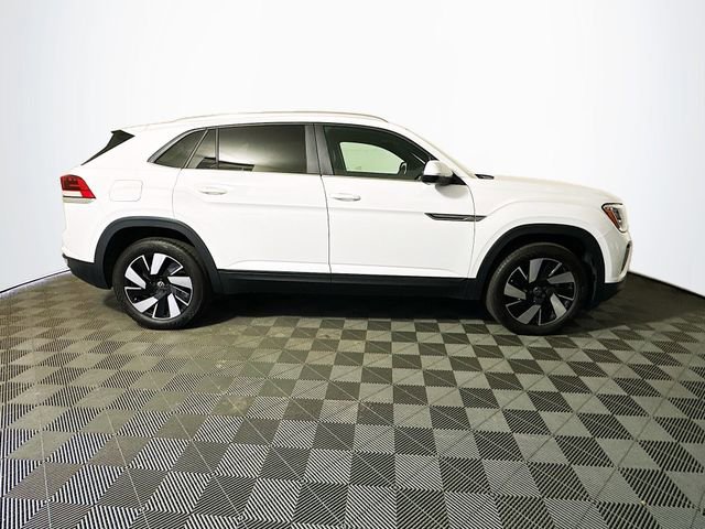Used 2025 Volkswagen Atlas Cross Sport SE image 9