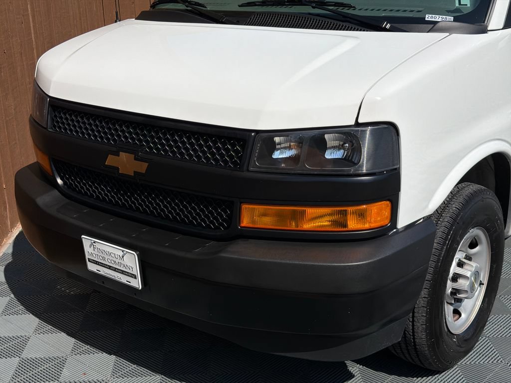 Used 2025 Chevrolet Express 3500 LS RWD image 18