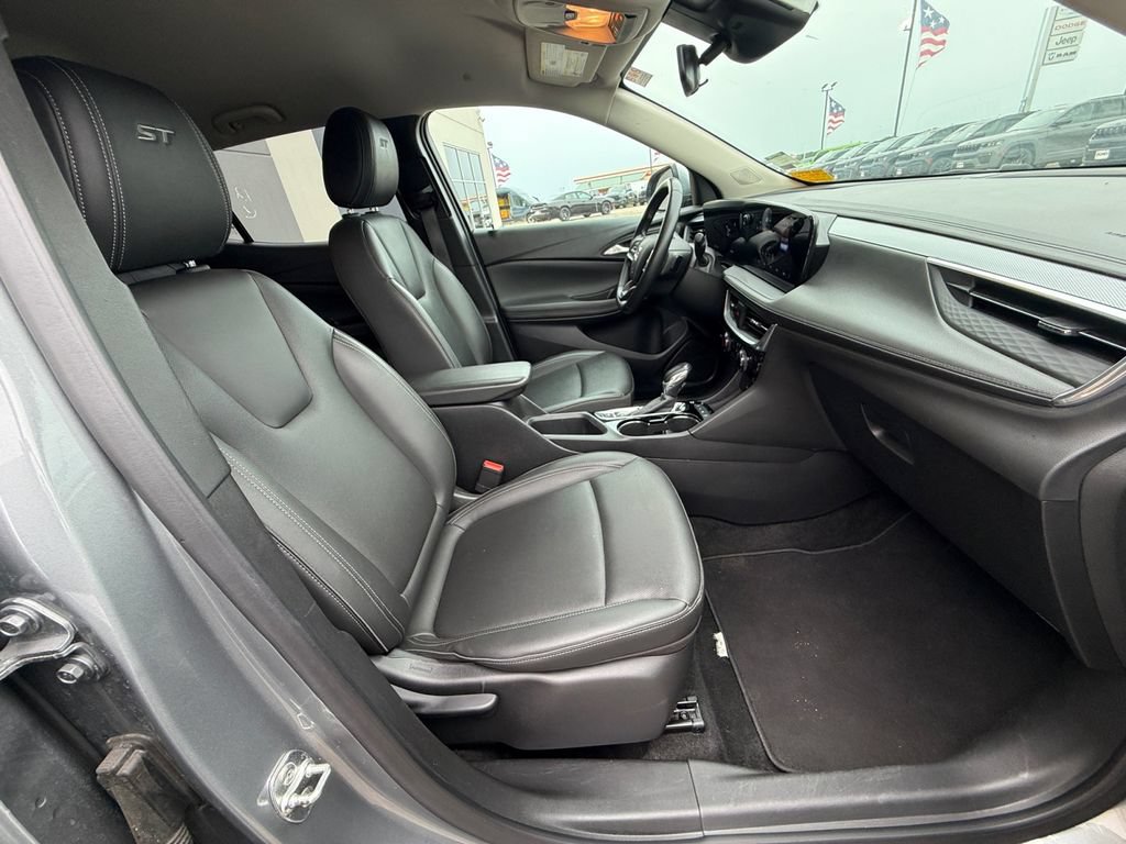 Used 2024 Buick Encore GX Sport Touring AWD/4WD image 41