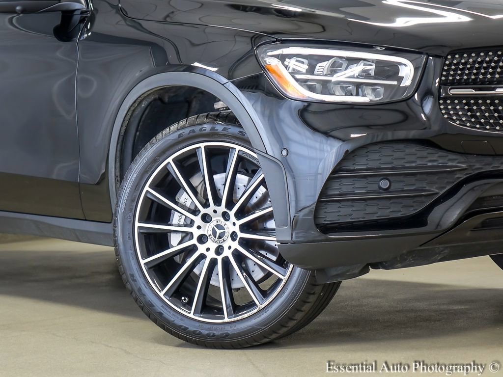 Used 2023 Mercedes-Benz GLC 300 4MATIC Coupe image 4
