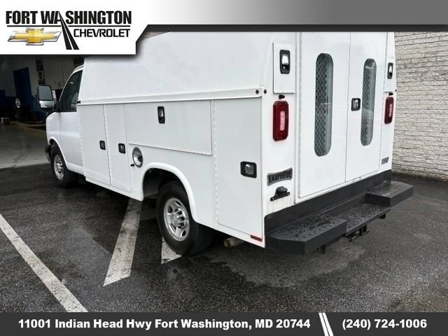 Used 2019 Chevrolet Express 3500 w/ Power Convenience Package RWD image 3