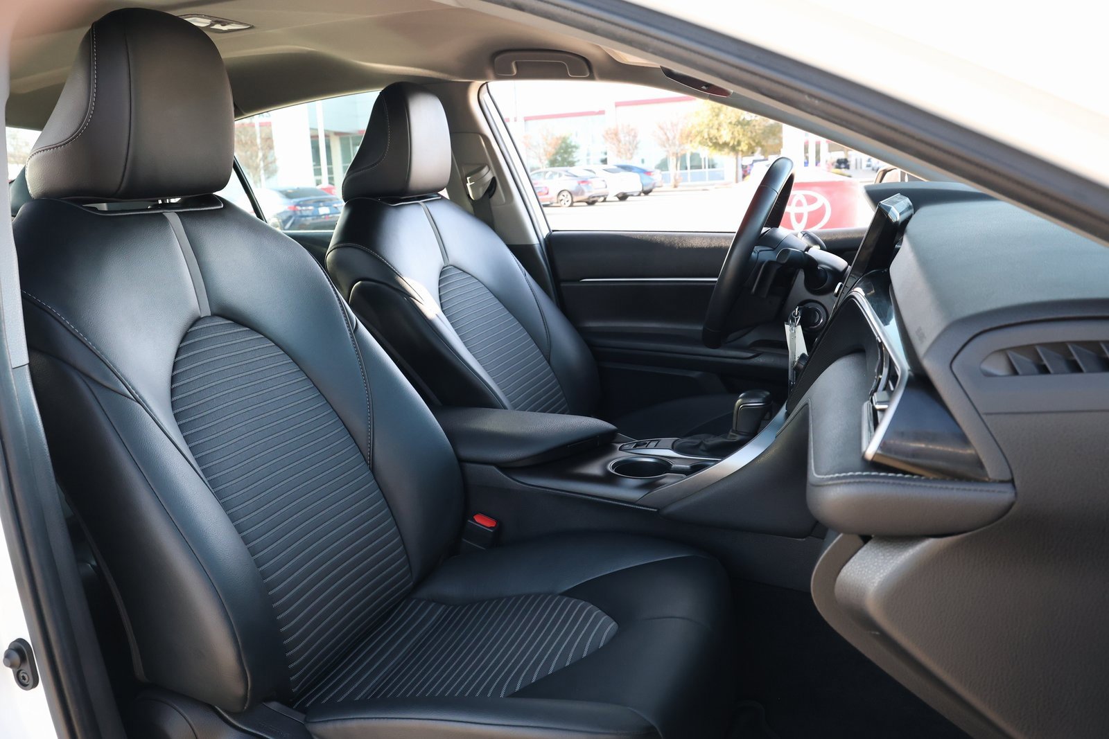 Used 2021 Toyota Camry SE image 29