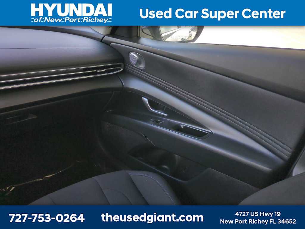 Certified 2025 Hyundai Elantra SEL FWD image 17
