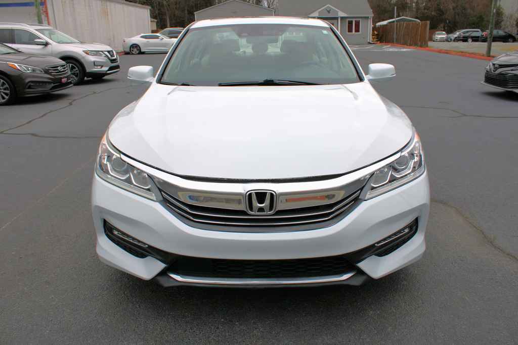 Used 2017 Honda Accord EX-L image 3
