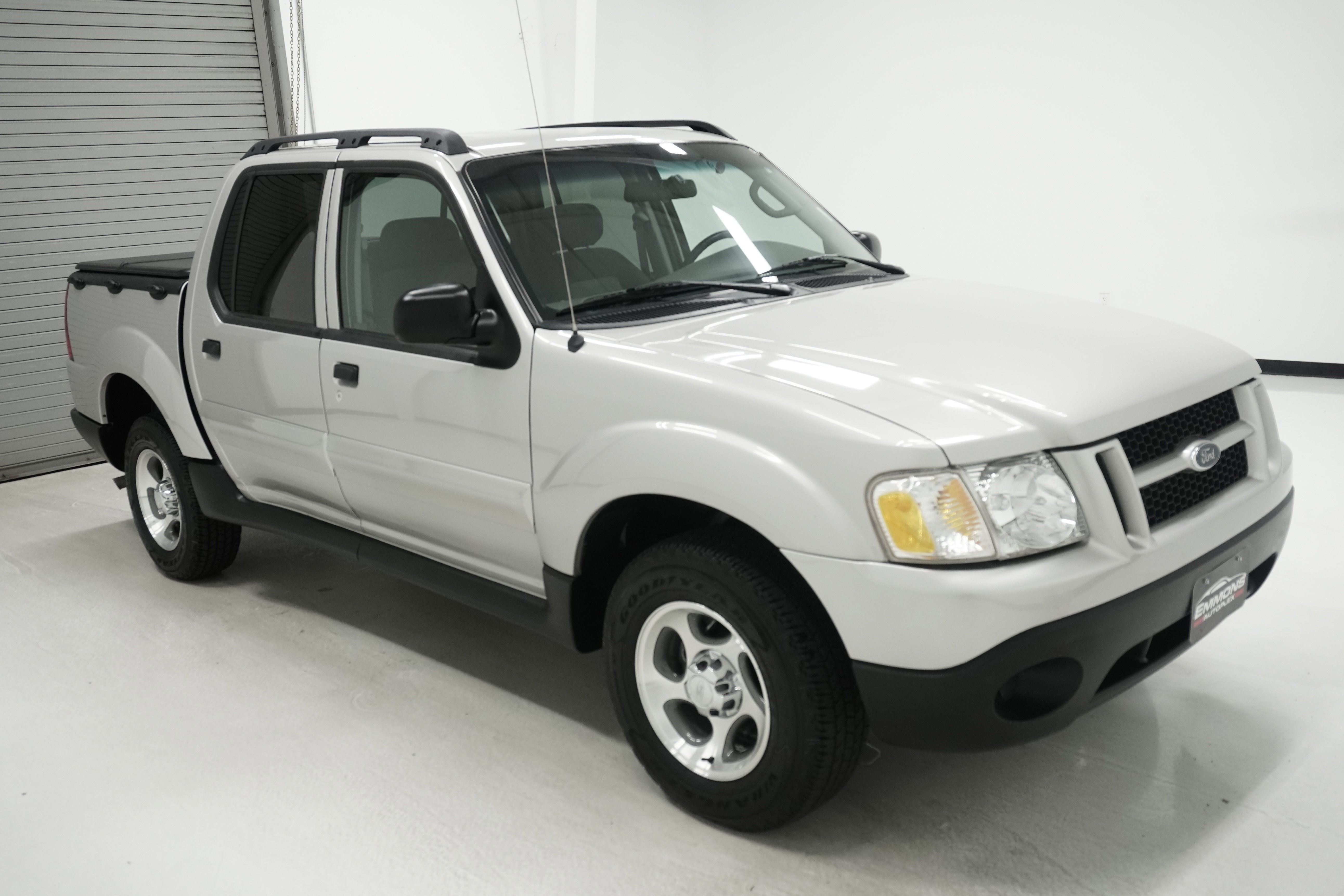Used 2005 Ford Explorer Sport Trac Adrenalin RWD image 3