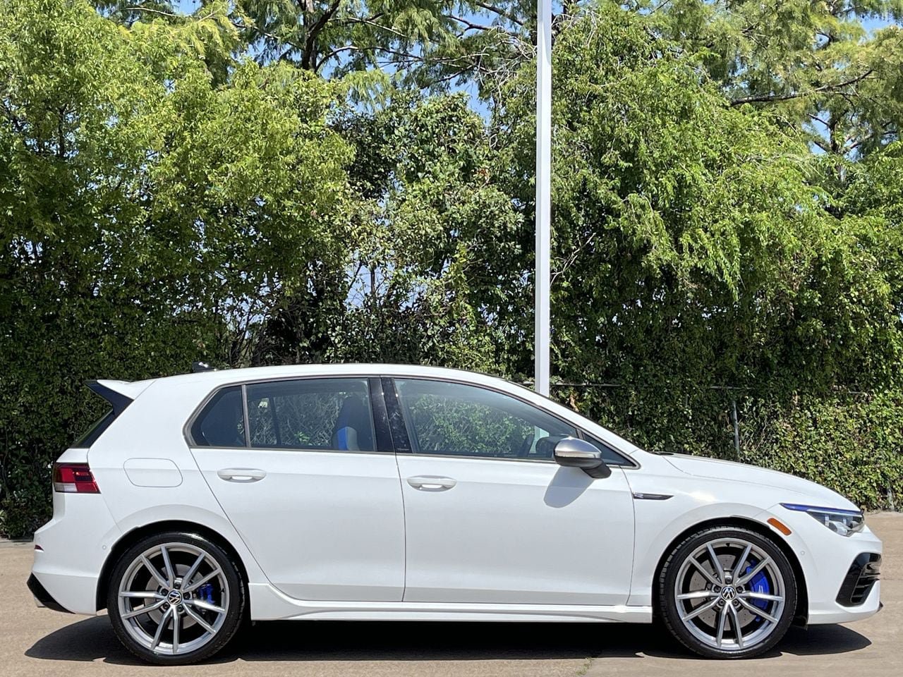 Used 2024 Volkswagen Golf R AWD/4WD image 3