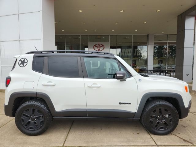 Used 2017 Jeep Renegade Trailhawk image 3