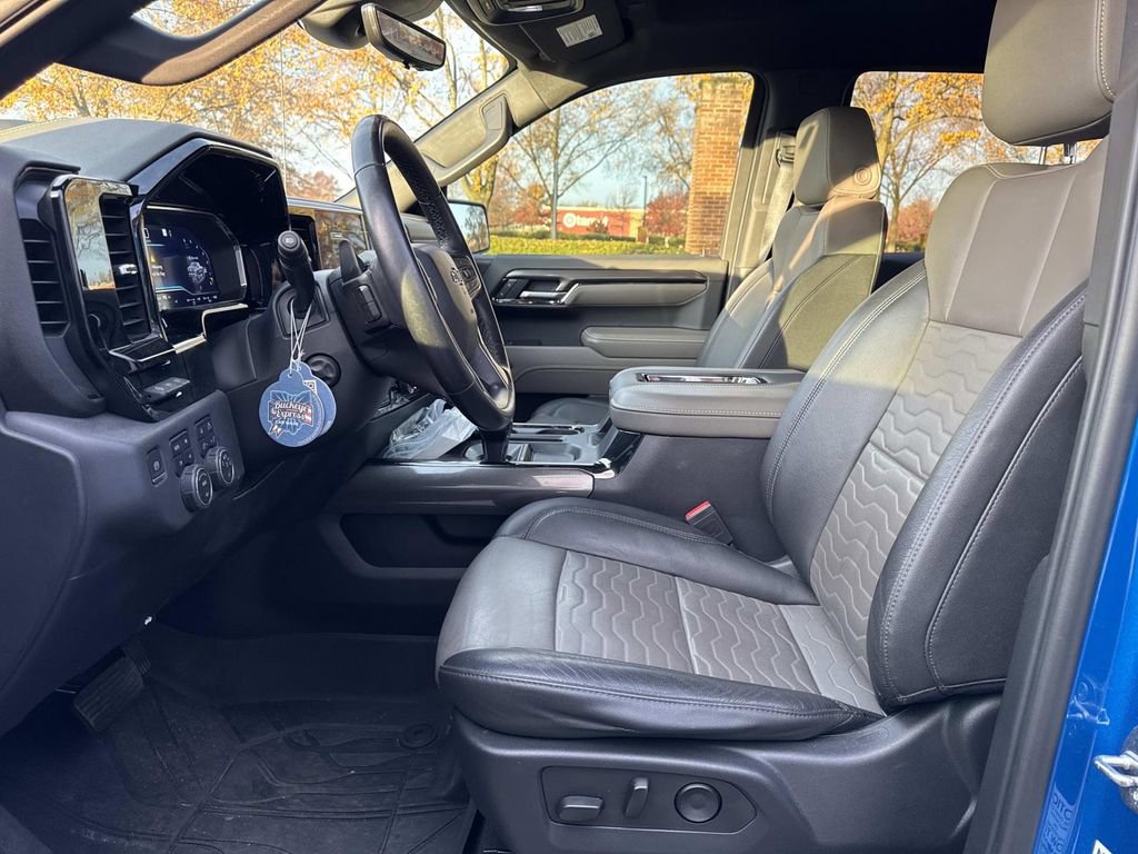 Used 2022 Chevrolet Silverado 1500 ZR2 w/ Technology Package image 17