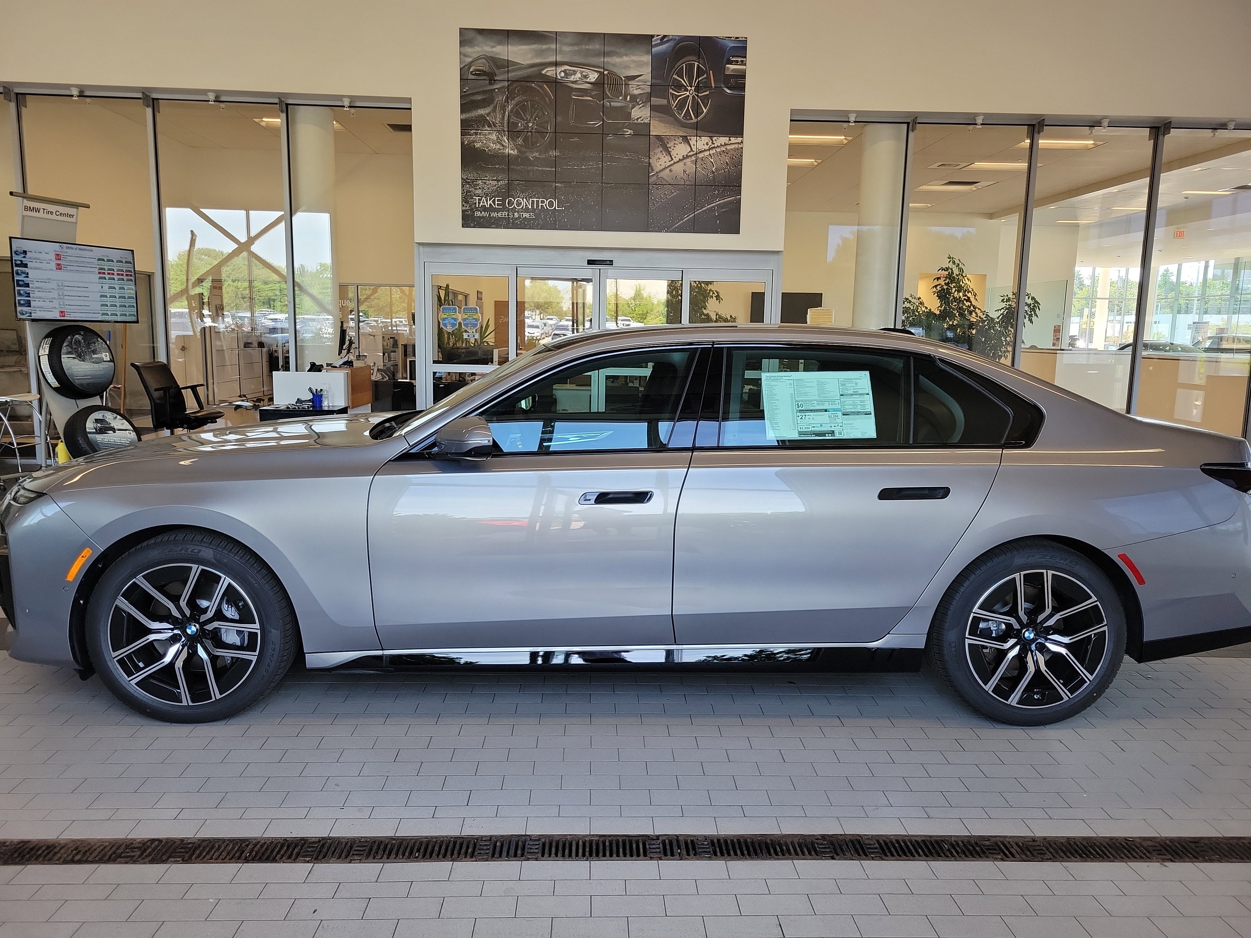 Used 2025 BMW 740i xDrive image 8