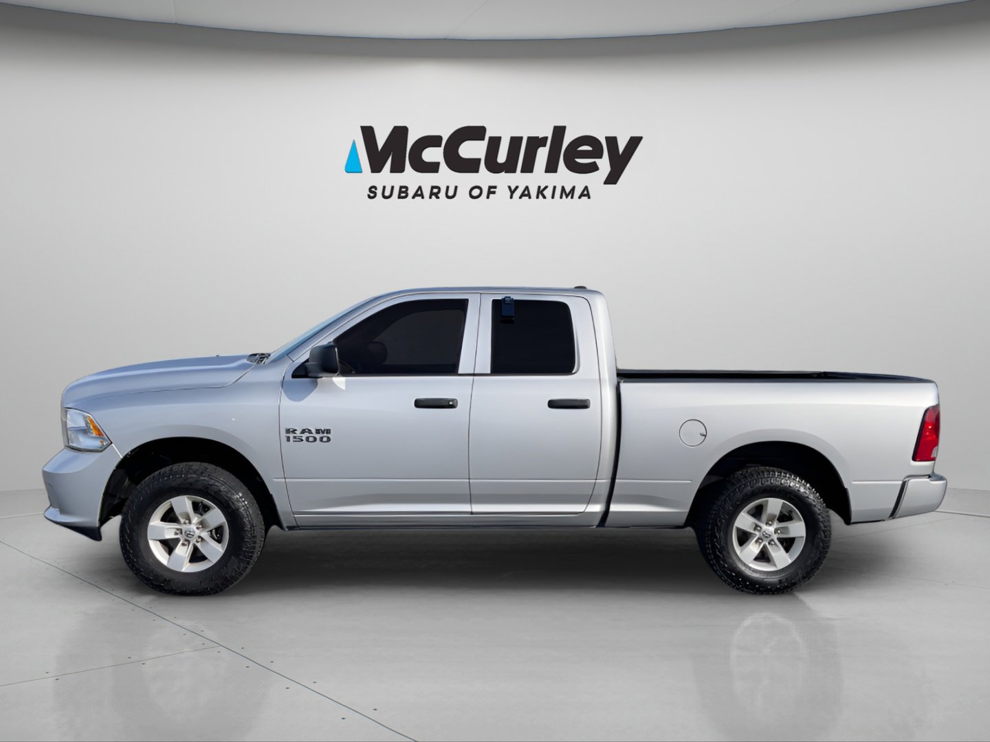 Used 2017 RAM 1500 Express image 2