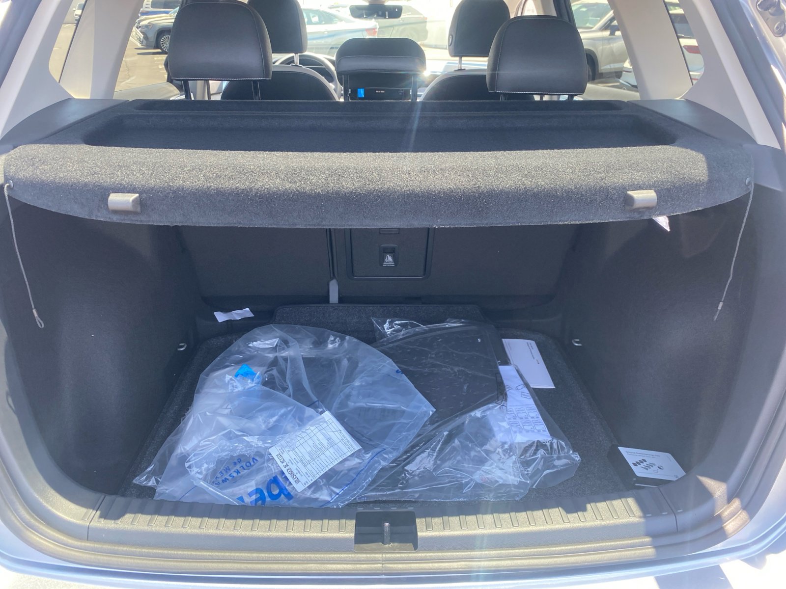 New 2025 Volkswagen Taos SE image 31