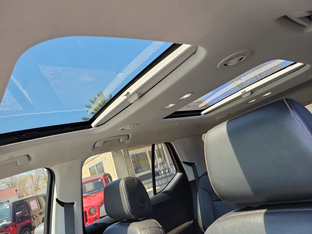 Used 2020 Chevrolet Traverse Premier w/ Redline Edition FWD image 35