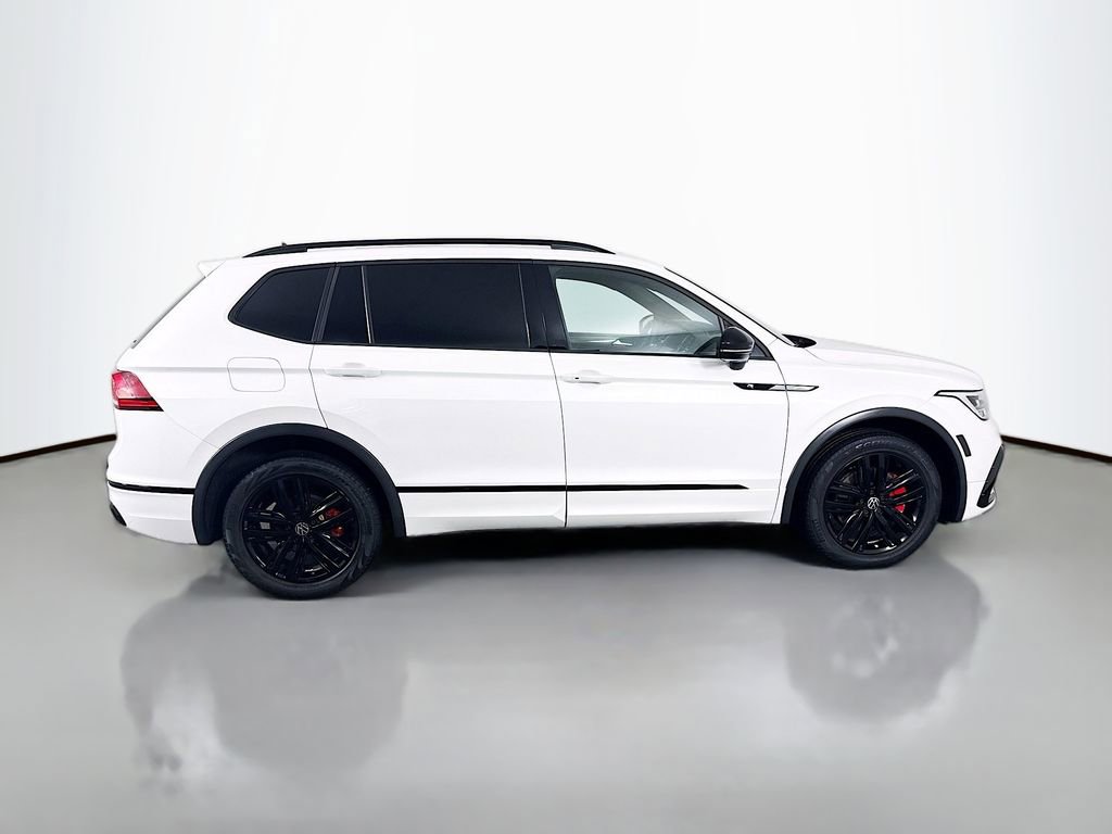 Used 2022 Volkswagen Tiguan SE R-Line image 4