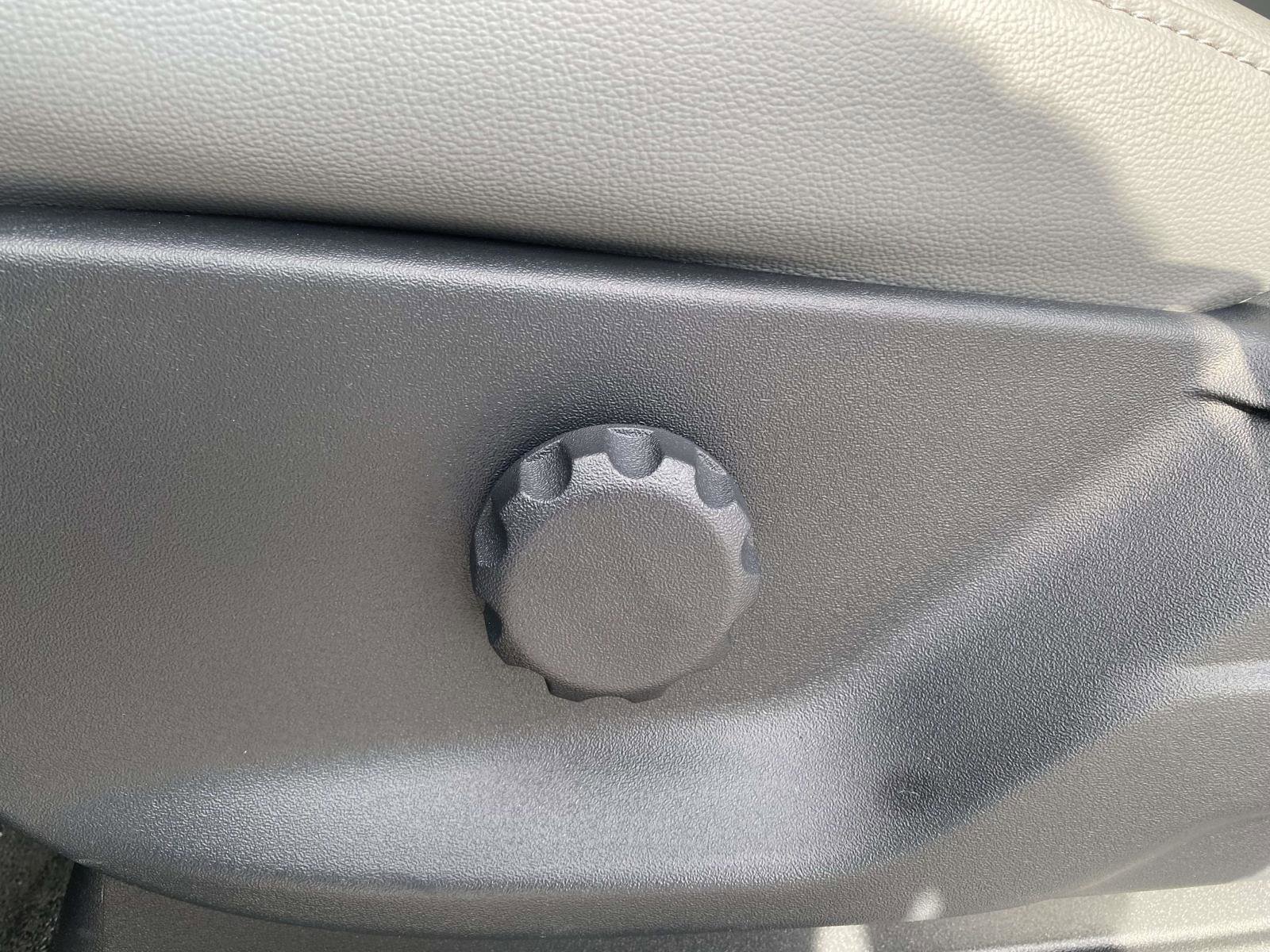 New 2026 Ford F350 XL w/ XL Chrome Package image 15