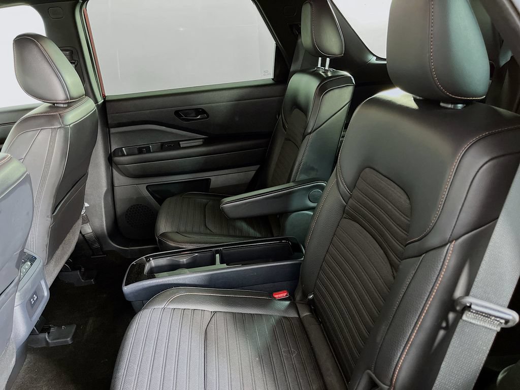 Used 2025 Nissan Pathfinder Rock Creek AWD/4WD image 28