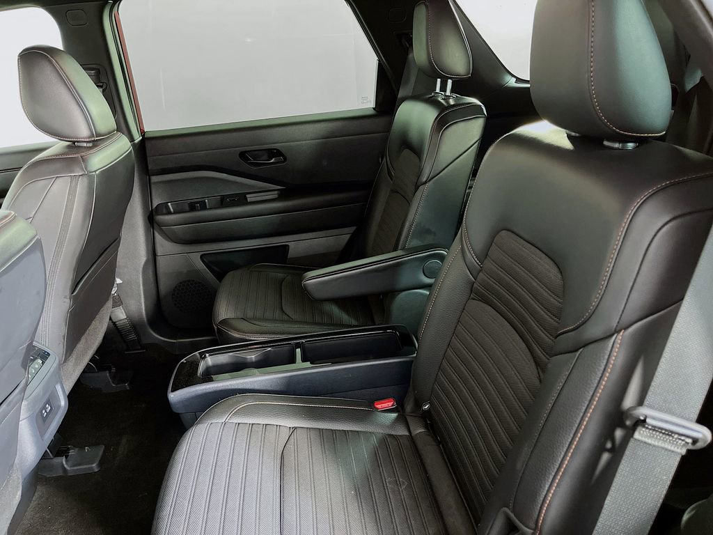 Used 2025 Nissan Pathfinder Rock Creek AWD/4WD image 28